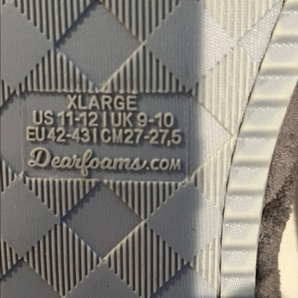NWOT Dearfoams Quilted Slippers in Grey - Picture 5 of 5